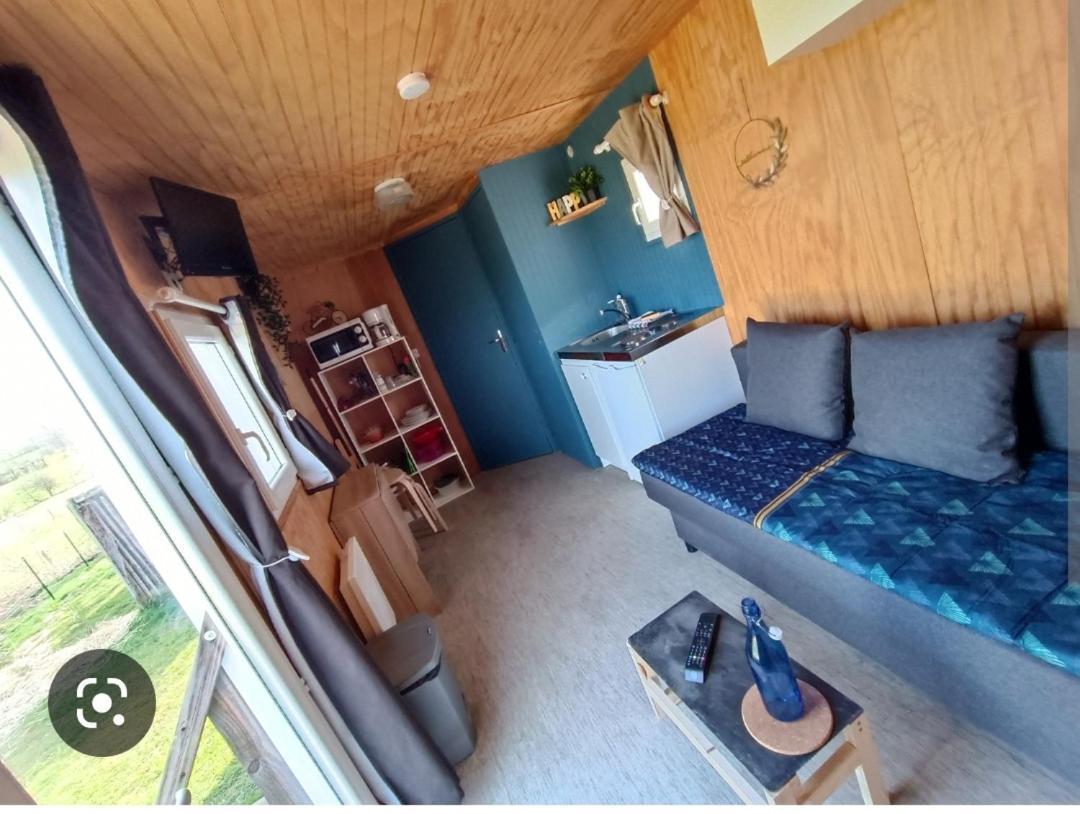 Logement Insolite Au Coeur De L'Auvergne Rochefort-Montagne Exterior photo